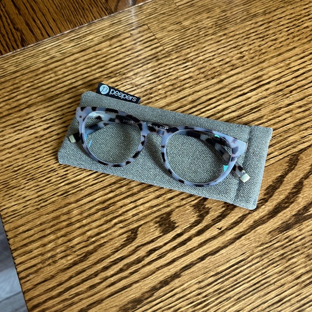 Peepers Reading Glasses- +1.00 magnification.